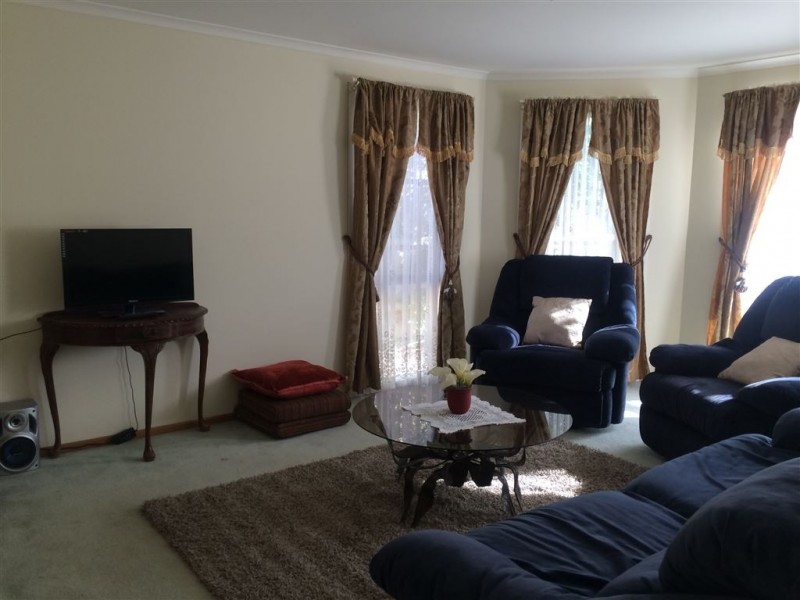 44 Elizabeth Ave, Rosebud West VIC 3940