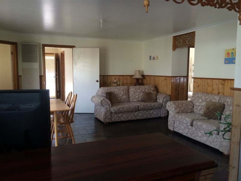 44 Elizabeth Ave, Rosebud West VIC 3940