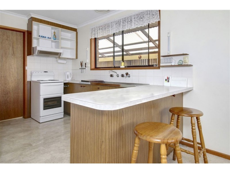 11 Iris Street, Dromana VIC 3936