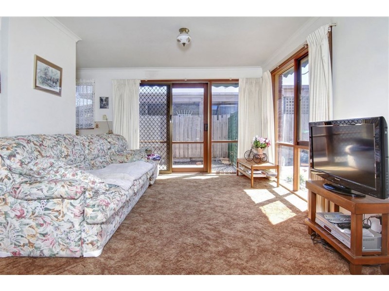 122 Third Avenue, Rosebud VIC 3939