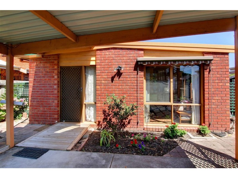 122 Third Avenue, Rosebud VIC 3939