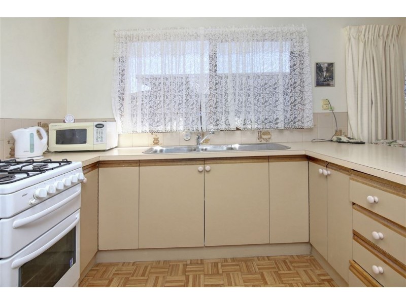 122 Third Avenue, Rosebud VIC 3939