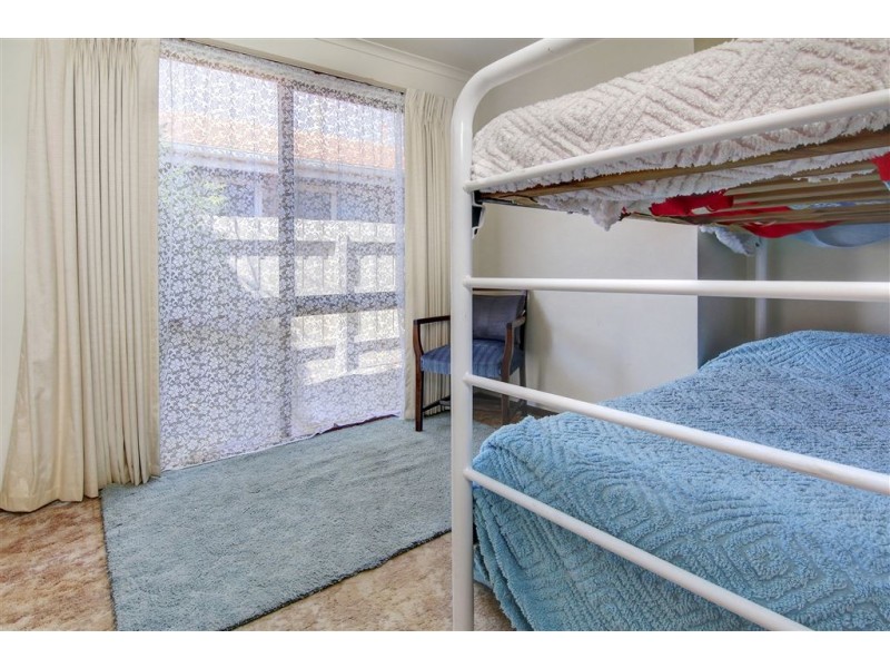 122 Third Avenue, Rosebud VIC 3939