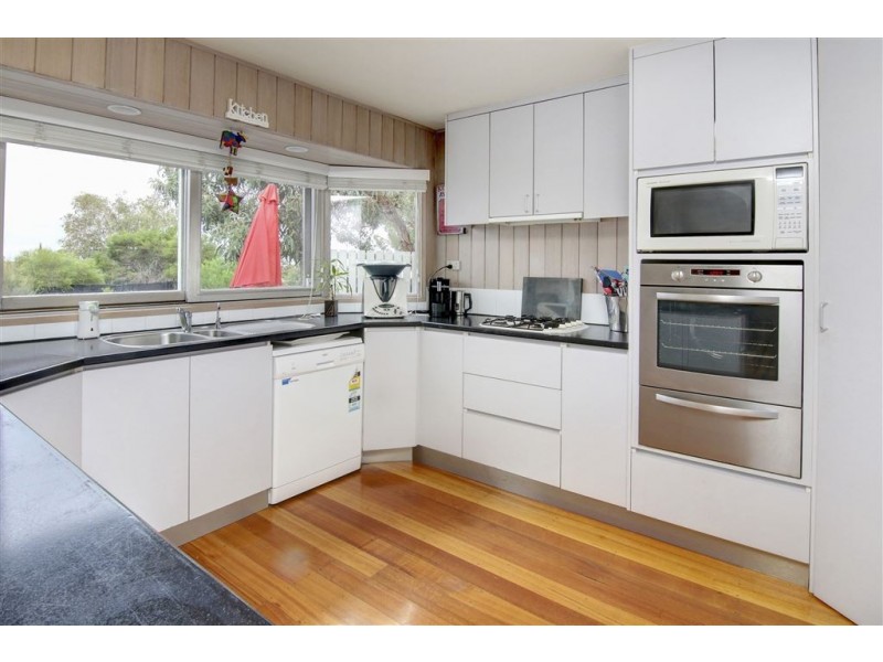 30-32 Goolgowie Street, Rosebud VIC 3939