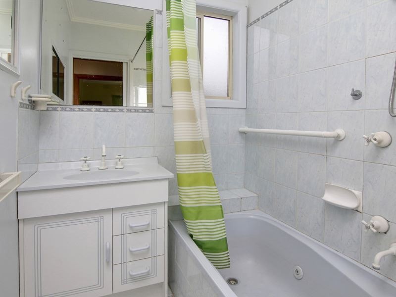 33 Mirriam Avenue, Rosebud West VIC 3940