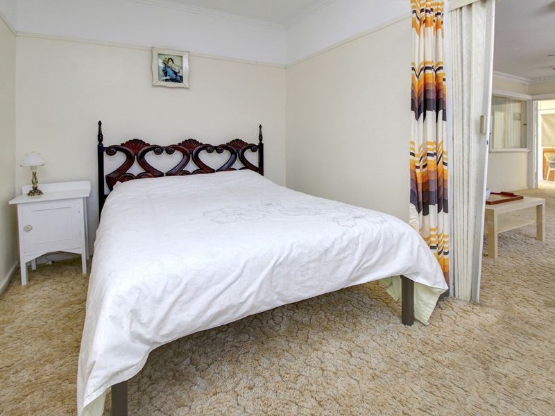 64 Third Avenue, Rosebud VIC 3939