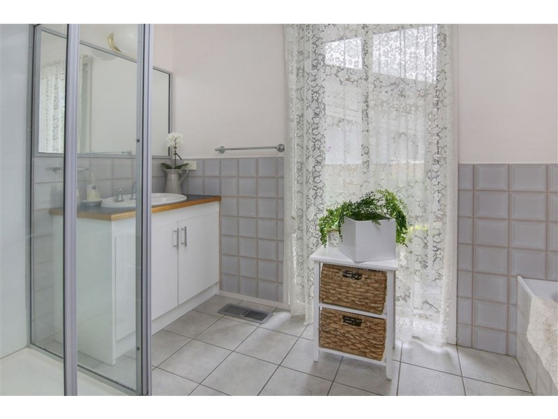 4 Goolgowie Street, Rosebud VIC 3939