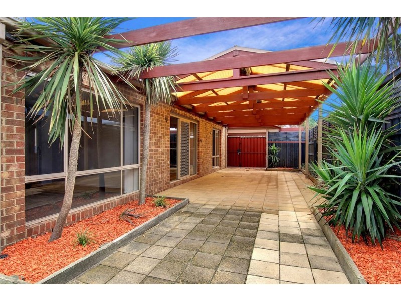 43 Swans Way, Rosebud West VIC 3940