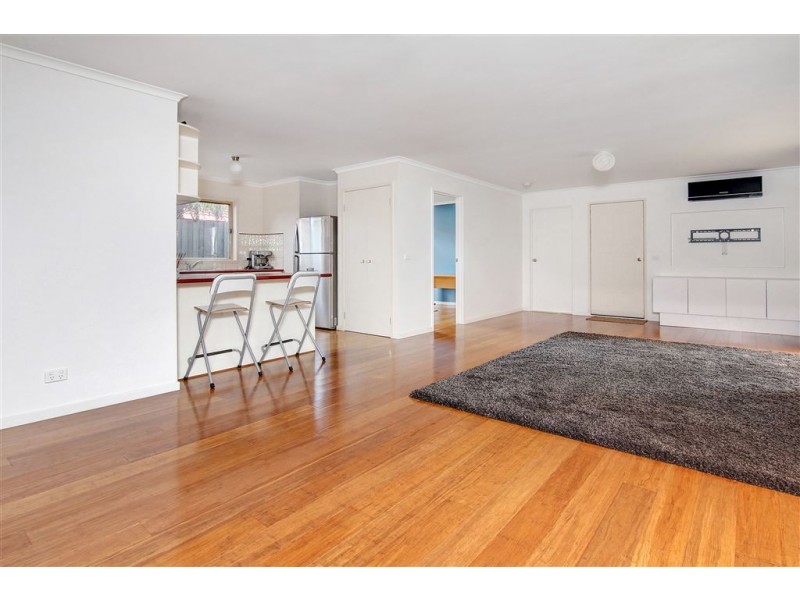 43 Swans Way, Rosebud West VIC 3940