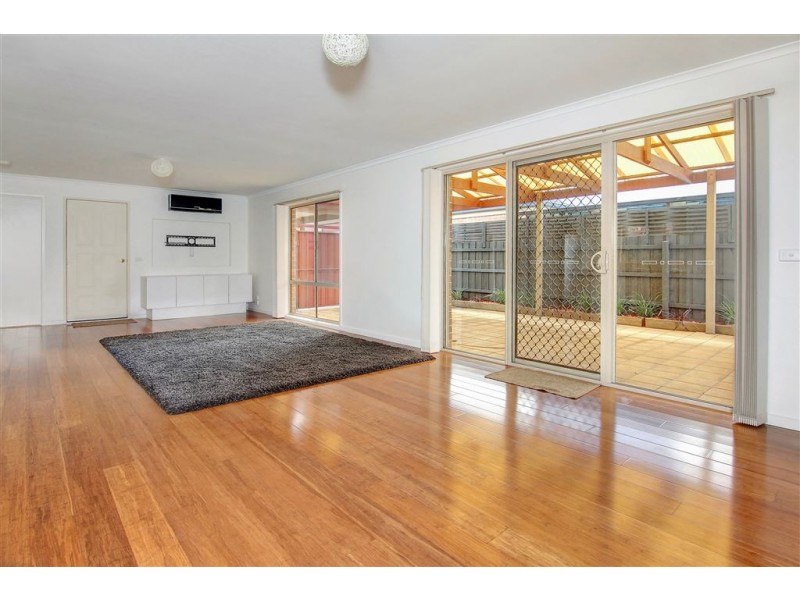 43 Swans Way, Rosebud West VIC 3940