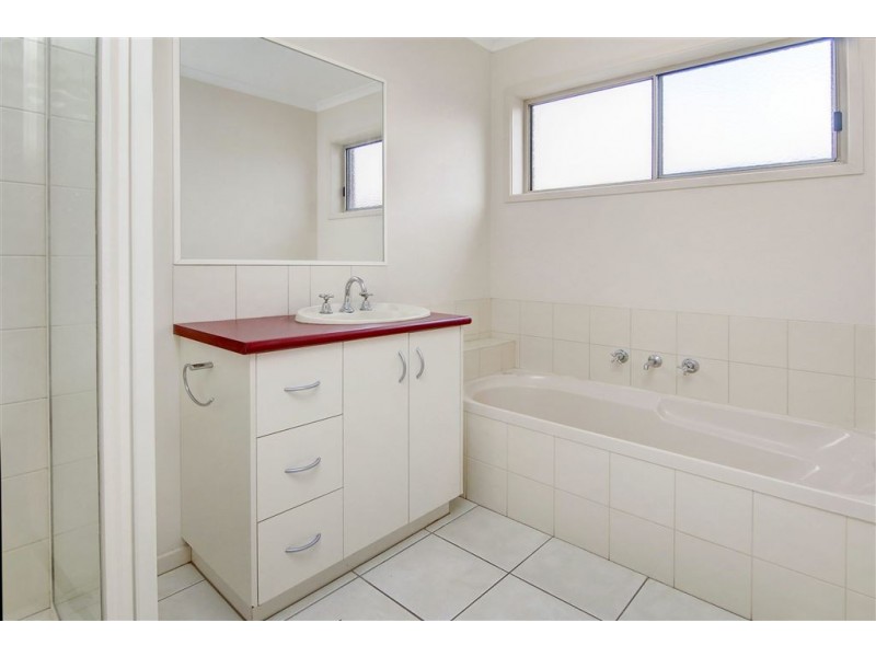 43 Swans Way, Rosebud West VIC 3940