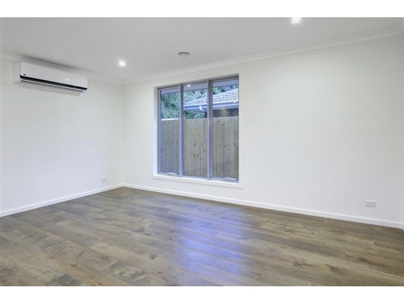 203 Sixth Avenue, Rosebud VIC 3939