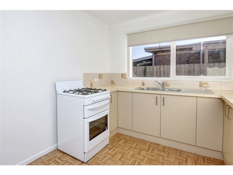 122 Third Avenue, Rosebud VIC 3939