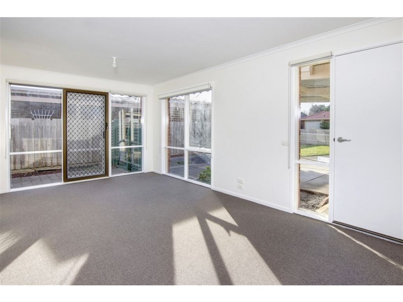 122 Third Avenue, Rosebud VIC 3939