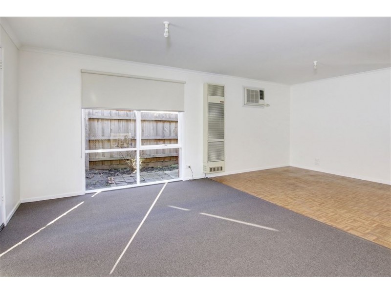 122 Third Avenue, Rosebud VIC 3939