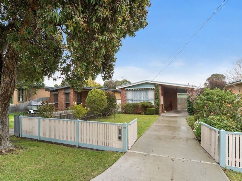212 Ninth Avenue, Rosebud VIC 3939