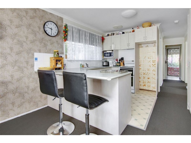 212 Ninth Avenue, Rosebud VIC 3939