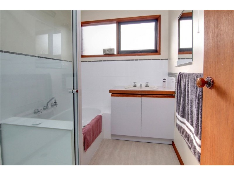 117 Fifth Avenue, Rosebud VIC 3939