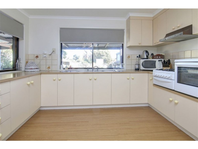 171 Ninth Avenue, Rosebud VIC 3939