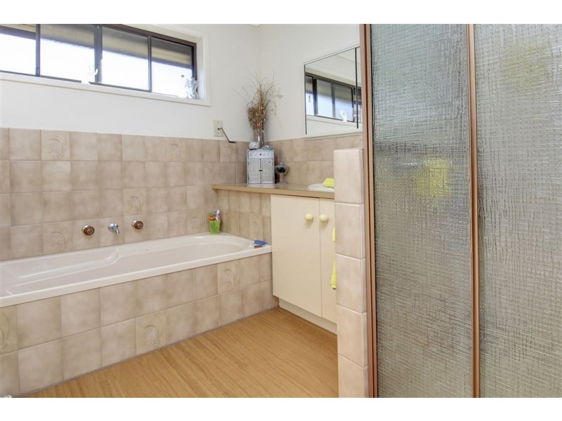 171 Ninth Avenue, Rosebud VIC 3939