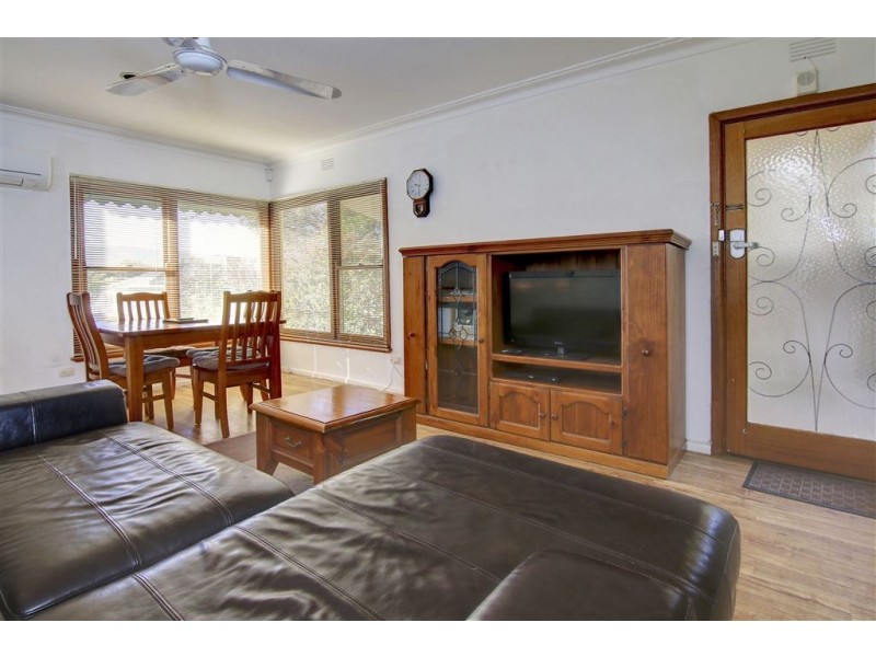 70 Ninth Avenue, Rosebud VIC 3939