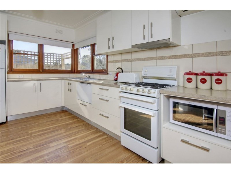 70 Ninth Avenue, Rosebud VIC 3939