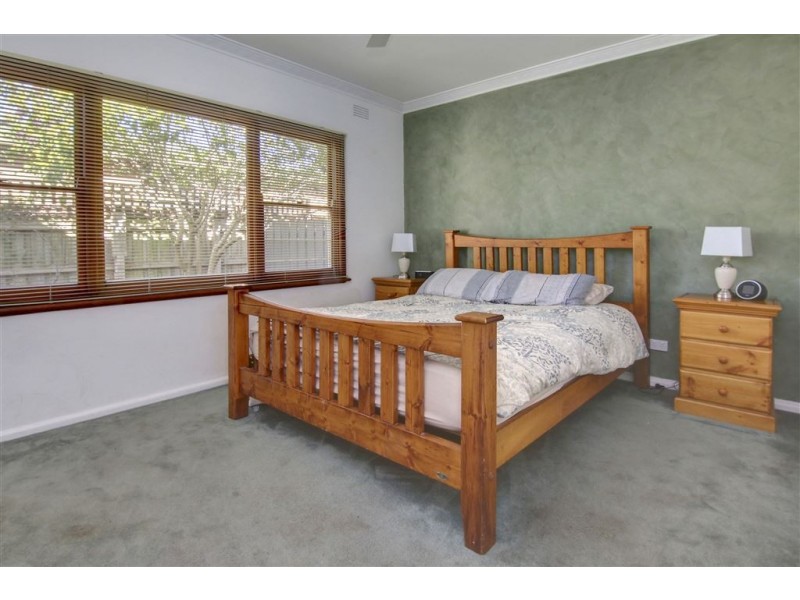 70 Ninth Avenue, Rosebud VIC 3939