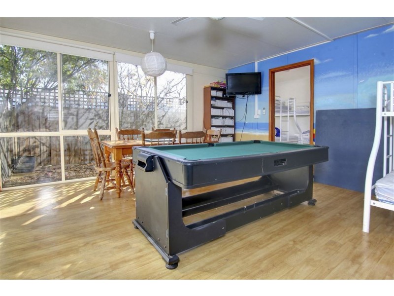 70 Ninth Avenue, Rosebud VIC 3939