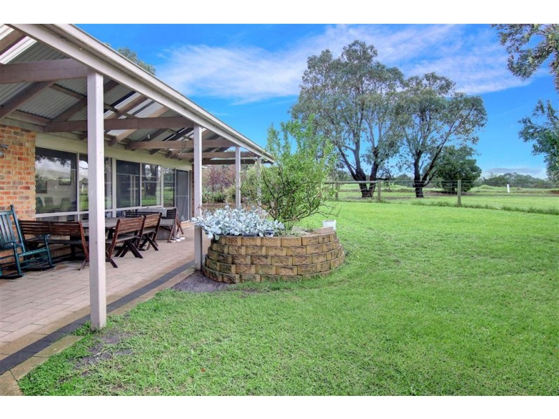 10 Fairway Circle, Safety Beach VIC 3936