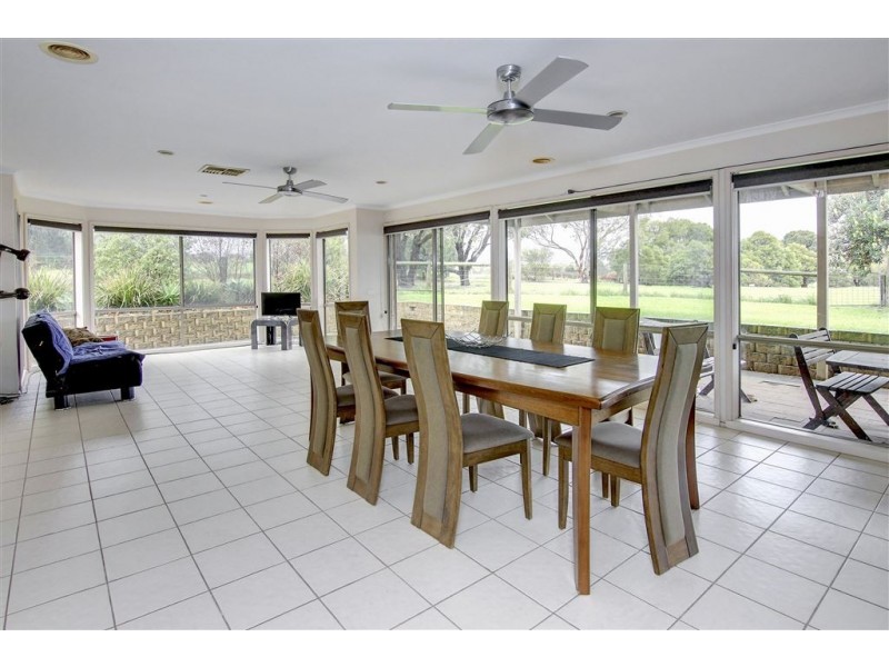 10 Fairway Circle, Safety Beach VIC 3936