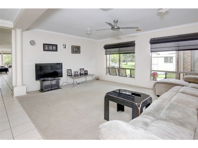 10 Fairway Circle, Safety Beach VIC 3936