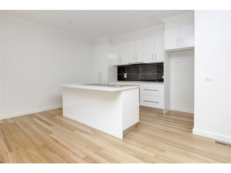 2/6 Banks Street, Mccrae VIC 3938