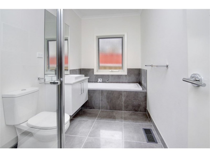 2/6 Banks Street, Mccrae VIC 3938