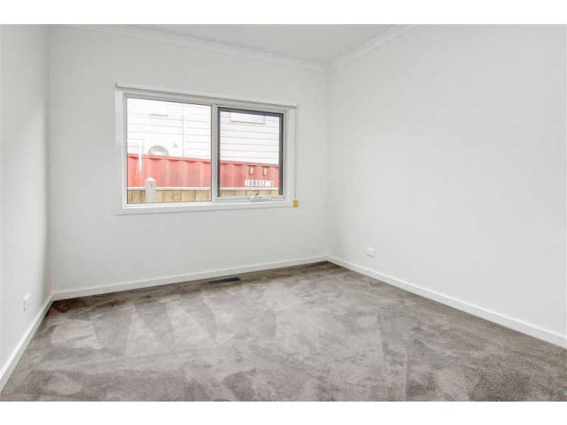 2/6 Banks Street, Mccrae VIC 3938