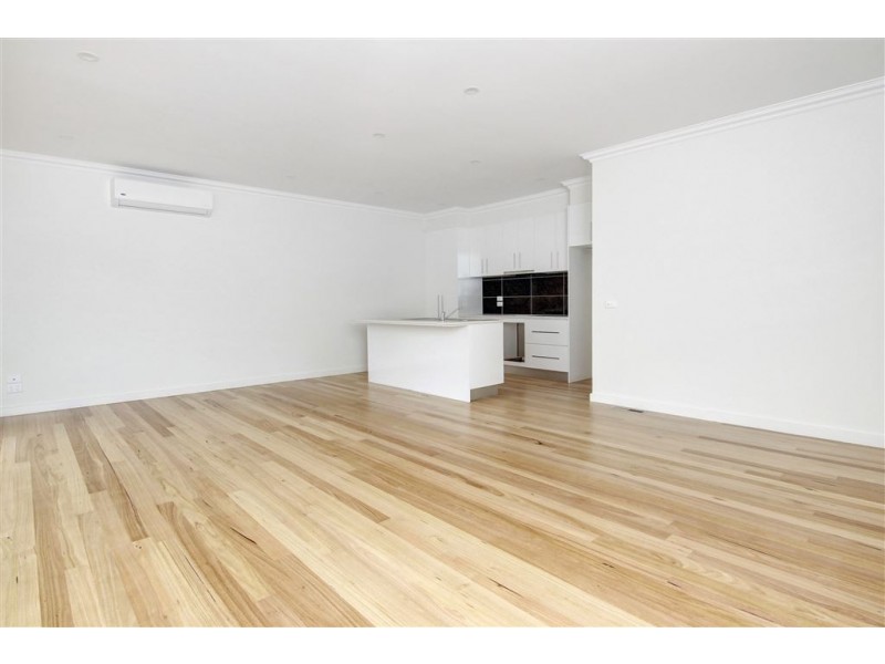 2/6 Banks Street, Mccrae VIC 3938