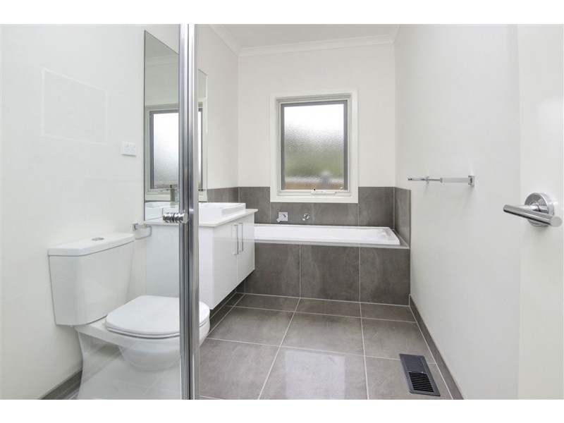 3/6 Banks Street, Mccrae VIC 3938