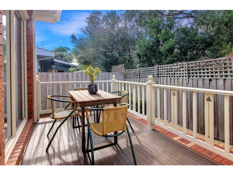 33 Whitehead Grove, Rosebud VIC 3939