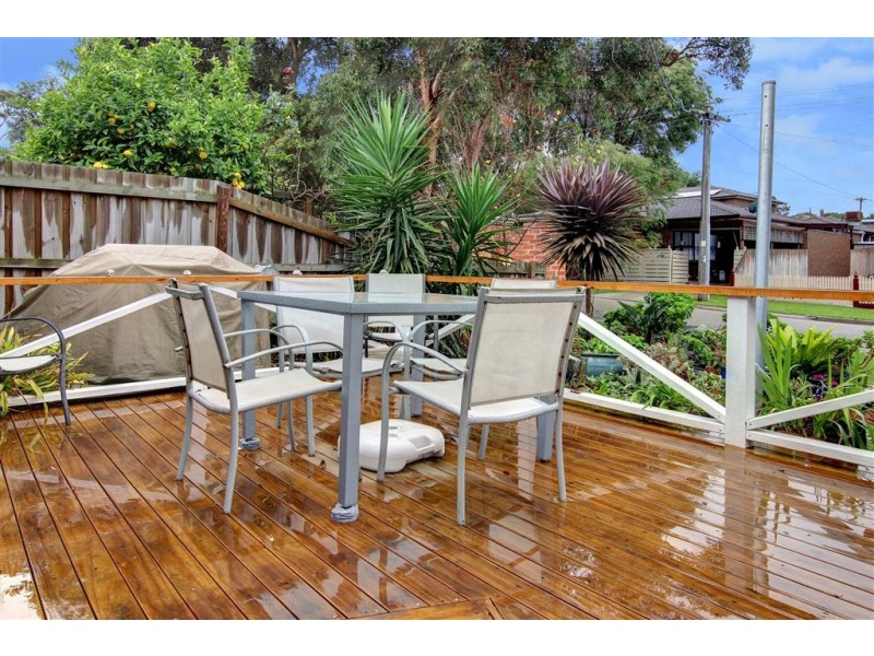 30 Seventh Avenue, Rosebud VIC 3939