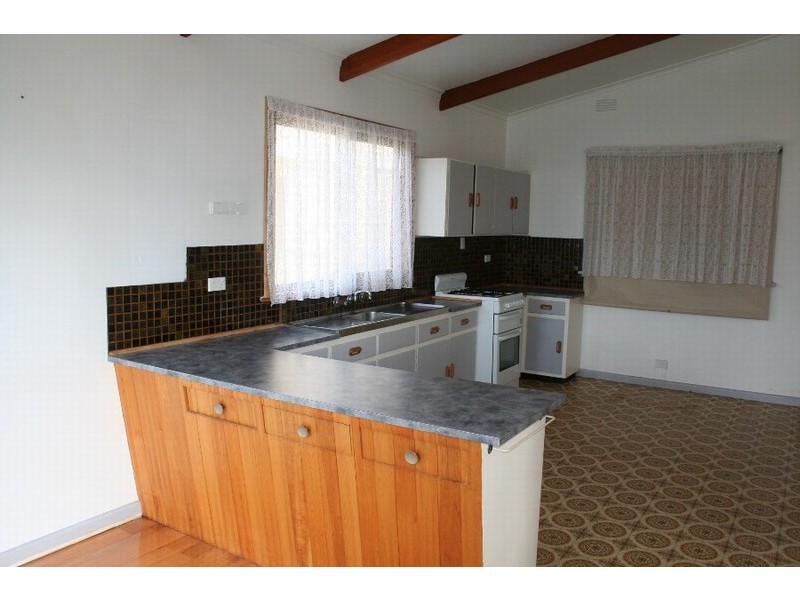 20-22 Eighth Avenue, Rosebud VIC 3939