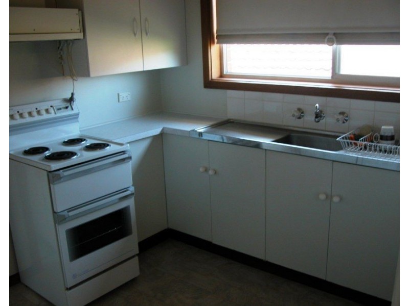 90 Ocean  Street, Rosebud VIC 3939