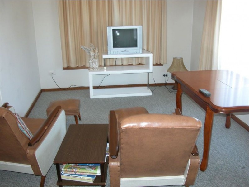 90 Ocean  Street, Rosebud VIC 3939