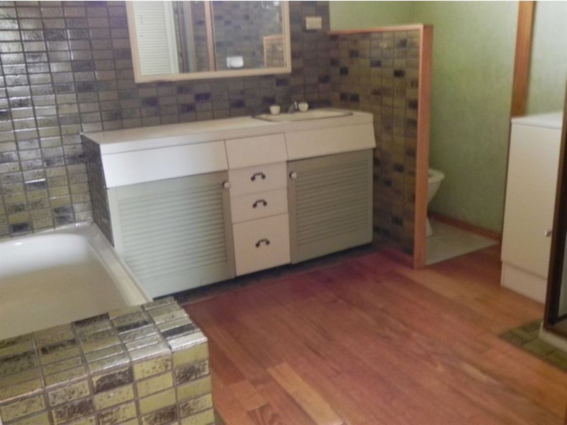 2 Coleman Crescent, Rosebud West VIC 3940