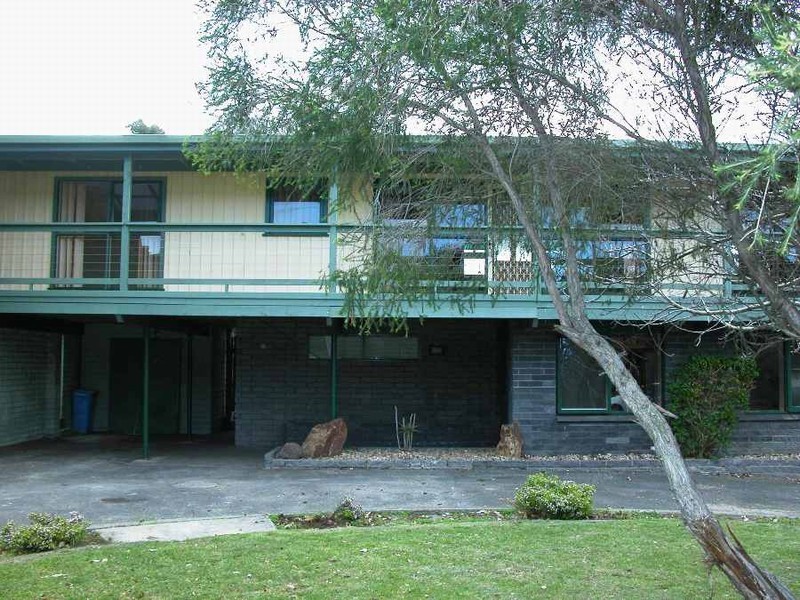 2 Coleman Crescent, Rosebud West VIC 3940