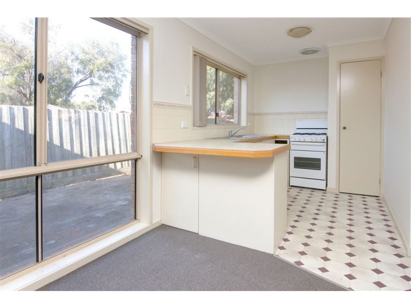 218 Eighth Avenue, Rosebud VIC 3939