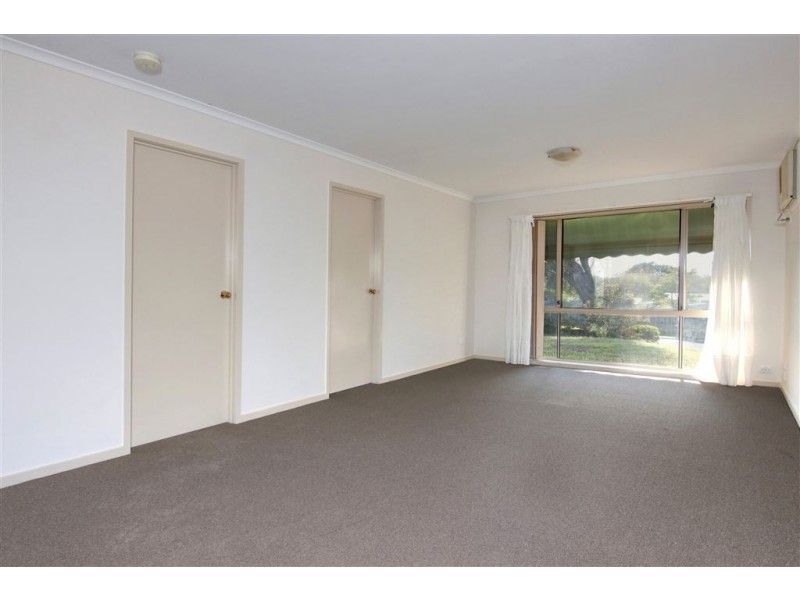218 Eighth Avenue, Rosebud VIC 3939