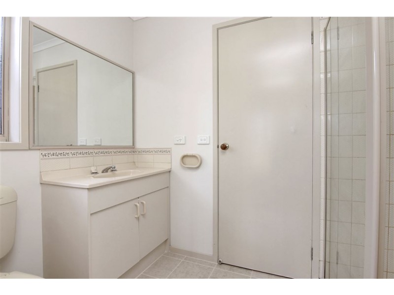 218 Eighth Avenue, Rosebud VIC 3939