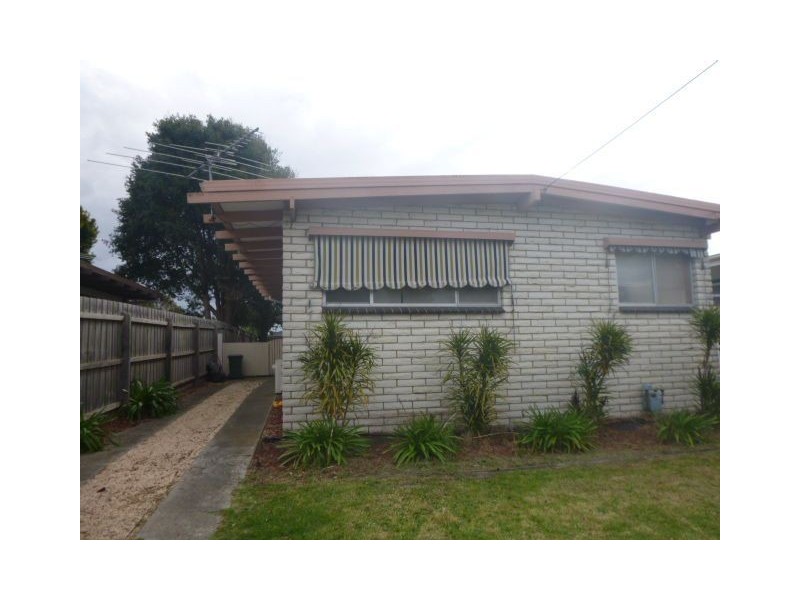 184 Eighth Avenue, Rosebud VIC 3939