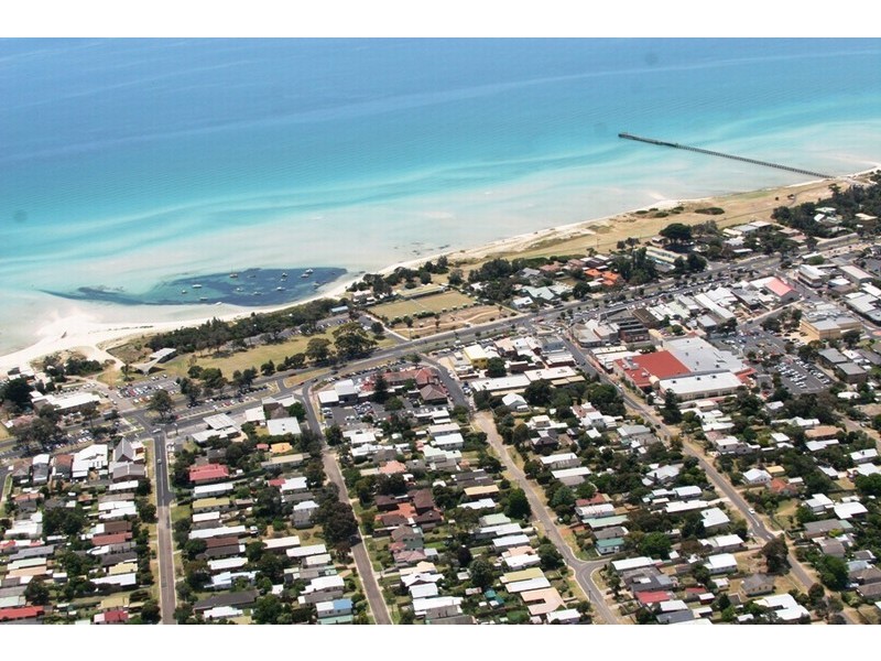 184 Eighth Avenue, Rosebud VIC 3939