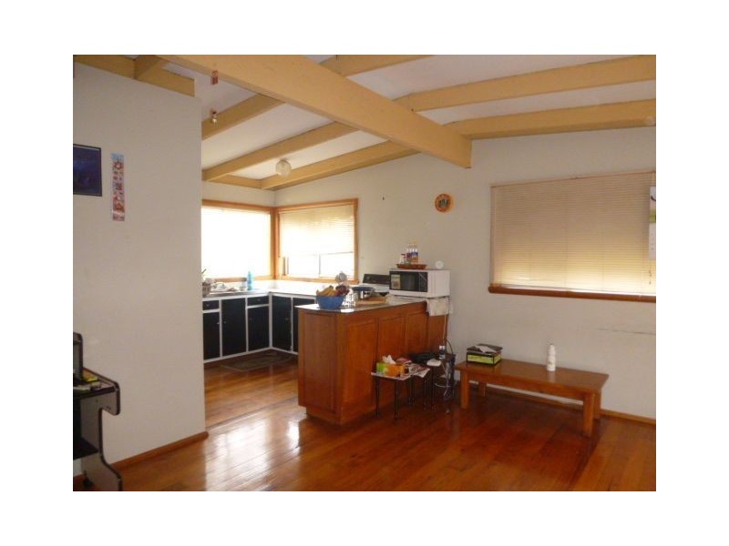 184 Eighth Avenue, Rosebud VIC 3939