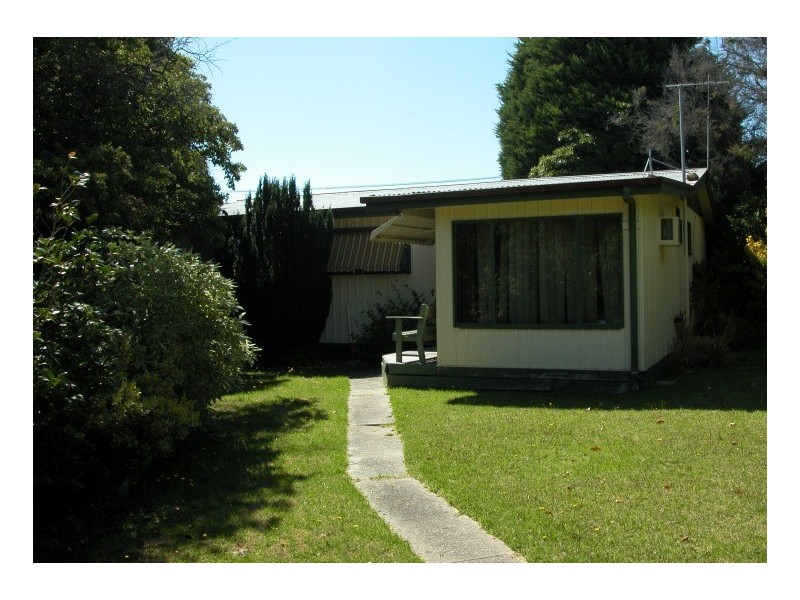 36 Whitehead Grove, Rosebud VIC 3939
